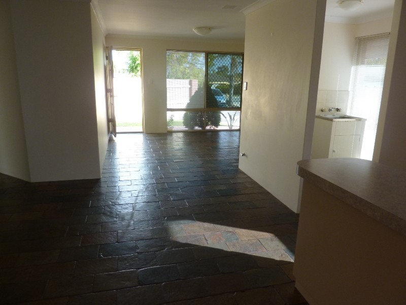 10 Monstera Ct, Alexander Heights WA 6064
