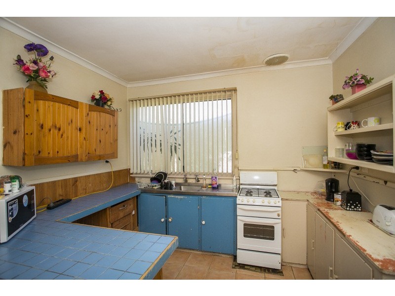 3 Kalara Way, Koongamia WA 6056