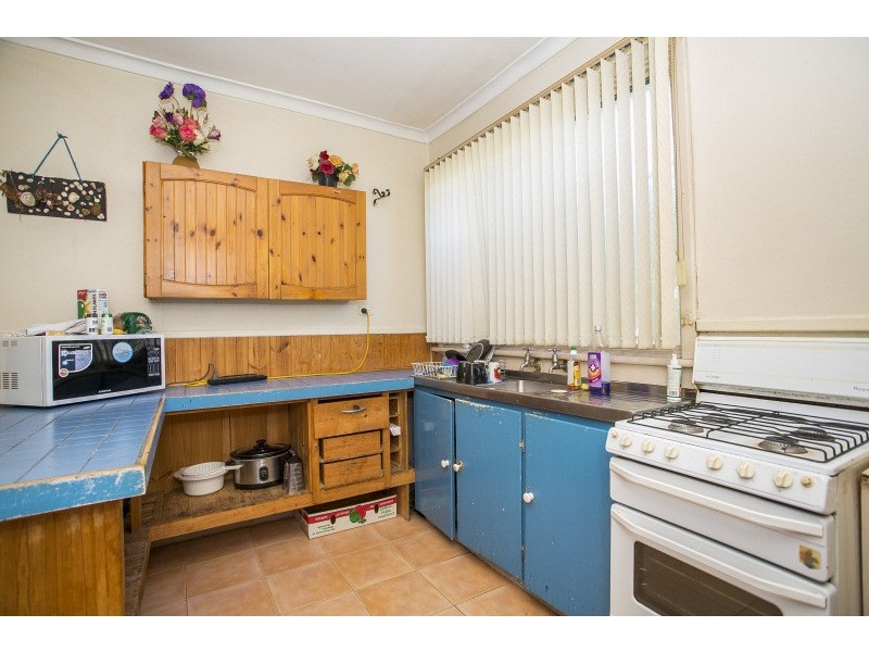 3 Kalara Way, Koongamia WA 6056