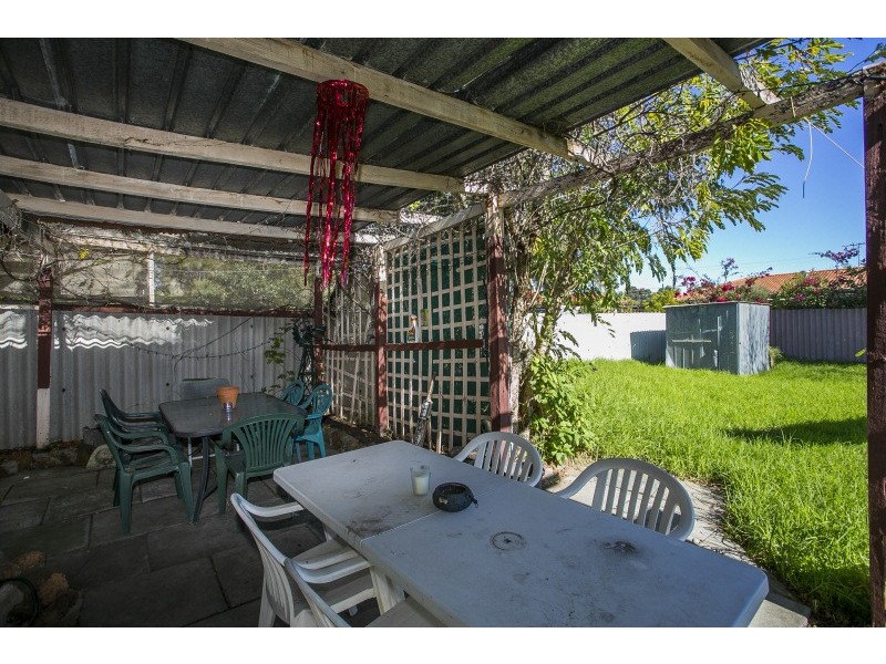 3 Kalara Way, Koongamia WA 6056