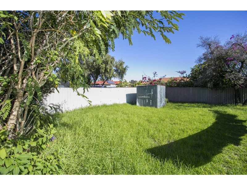 3 Kalara Way, Koongamia WA 6056