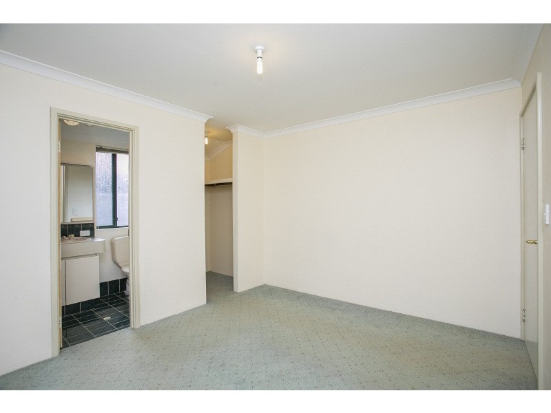 17 Whyatt Green, Leda WA 6170