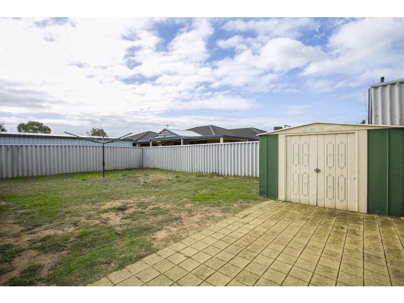 17 Whyatt Green, Leda WA 6170