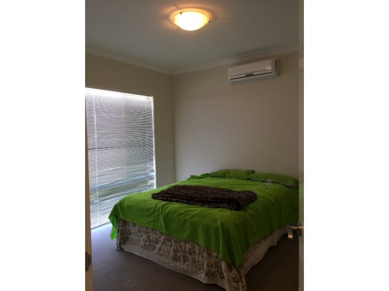 20 Summerville Boulevarde, Caversham WA 6055