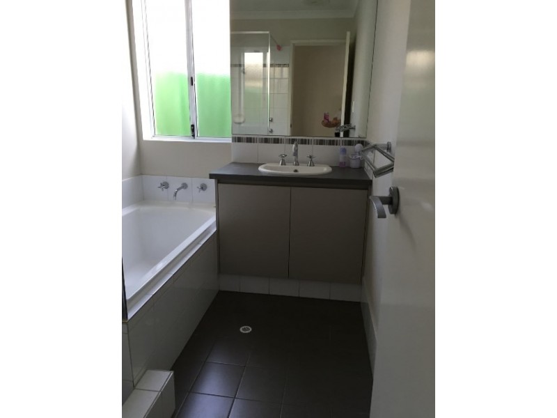 20 Summerville Boulevarde, Caversham WA 6055