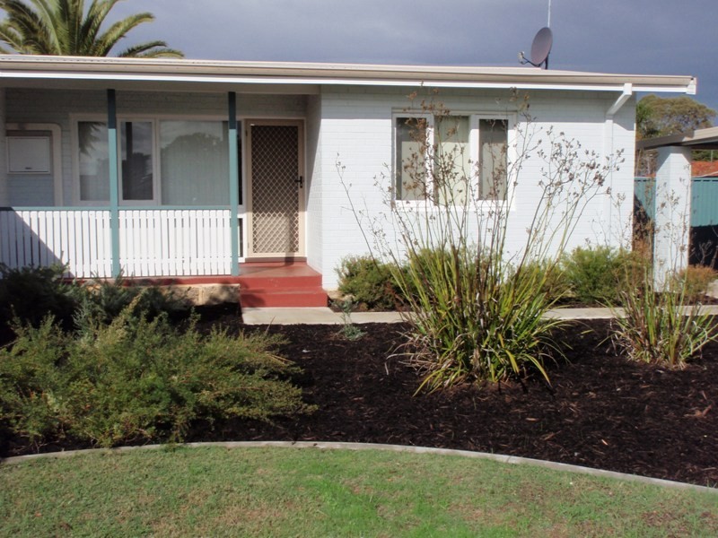 2A Bilby Road, Girrawheen WA 6064