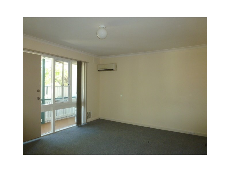 2A Bilby Road, Girrawheen WA 6064