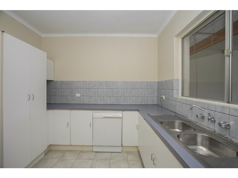 15 Pembury Road, Thornlie WA 6108