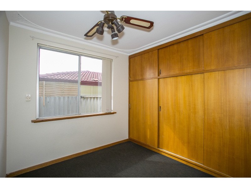 15 Pembury Road, Thornlie WA 6108