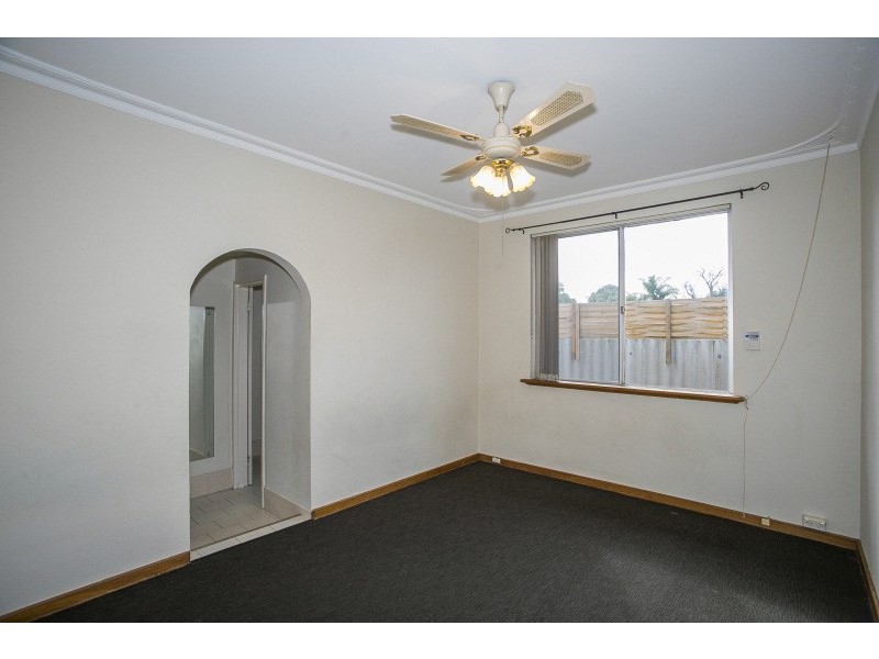 15 Pembury Road, Thornlie WA 6108