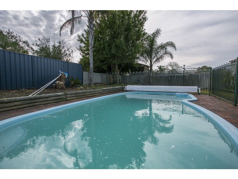 15 Pembury Road, Thornlie WA 6108