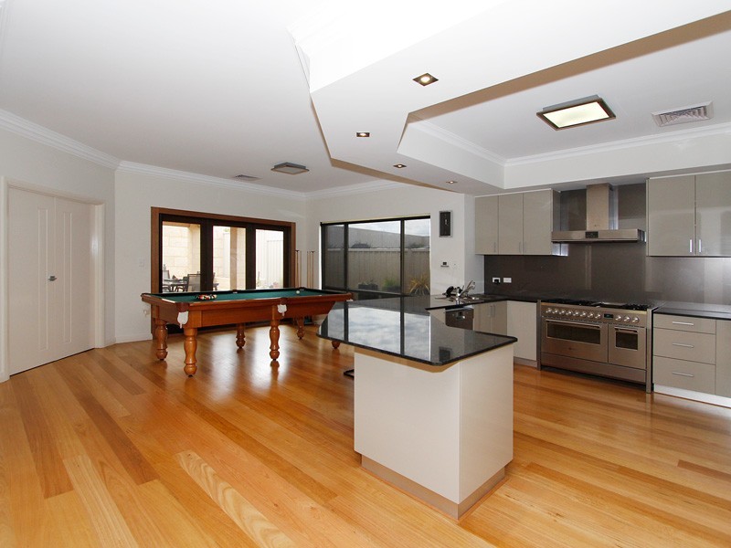 51 Boscastle Way, Darch WA 6065