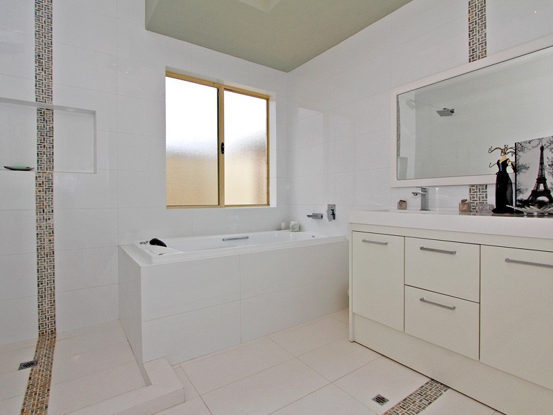 51 Boscastle Way, Darch WA 6065