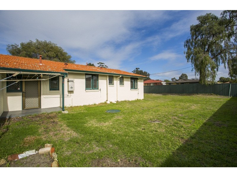 16 Scanlon Way, Lockridge WA 6054