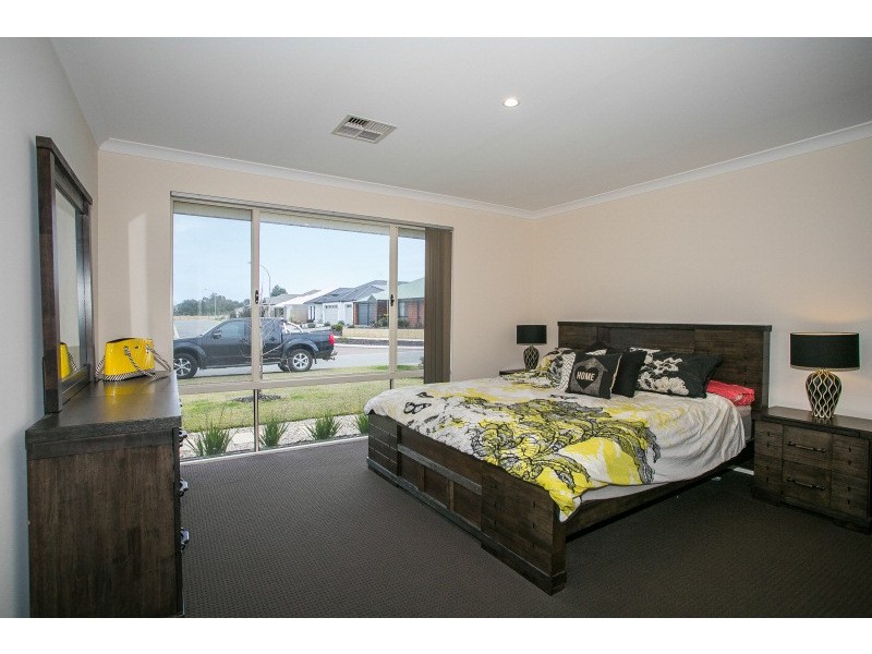 6 Cob Road, Caversham WA 6055