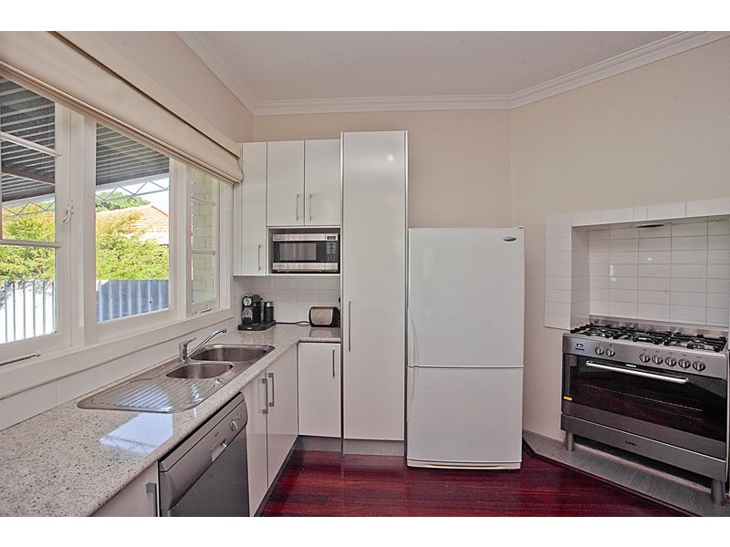 14 Raleigh Road, Bayswater WA 6053