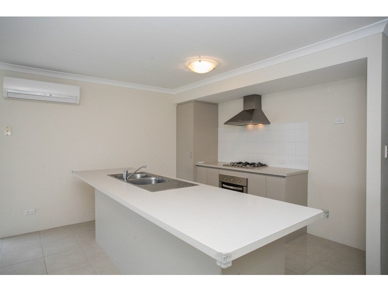 12 Summerville Boulevarde, Caversham WA 6055
