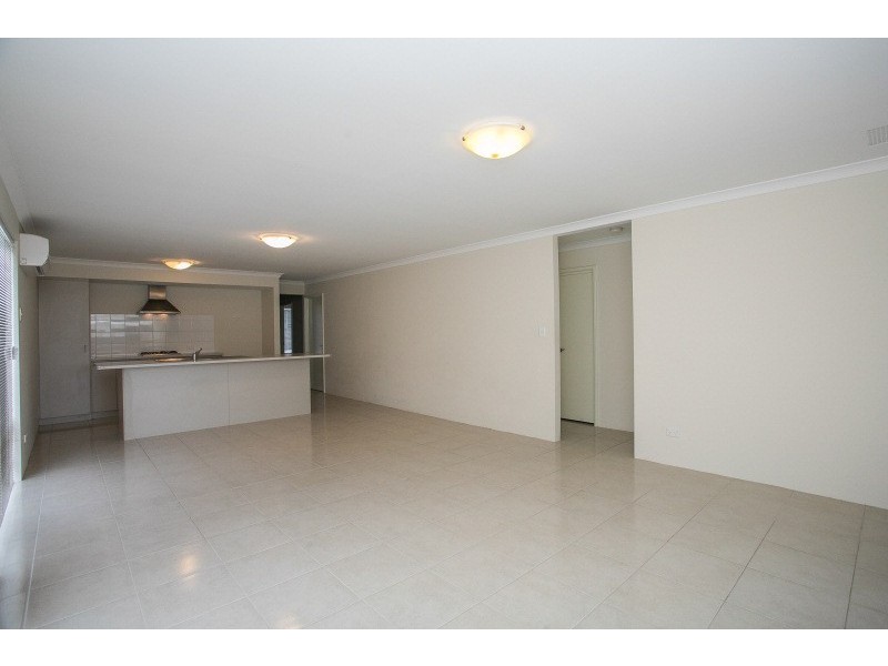 12 Summerville Boulevarde, Caversham WA 6055