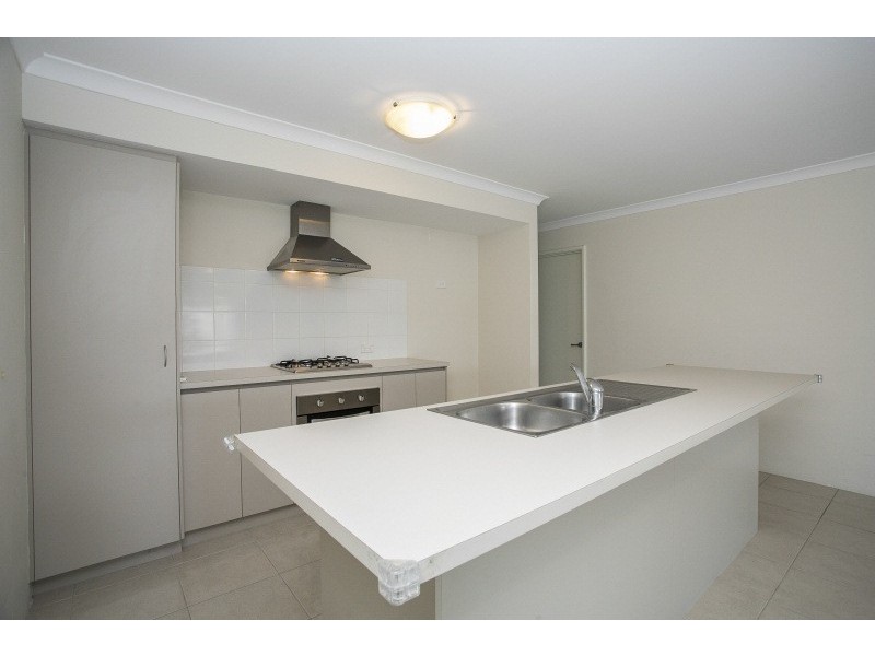 12 Summerville Boulevarde, Caversham WA 6055