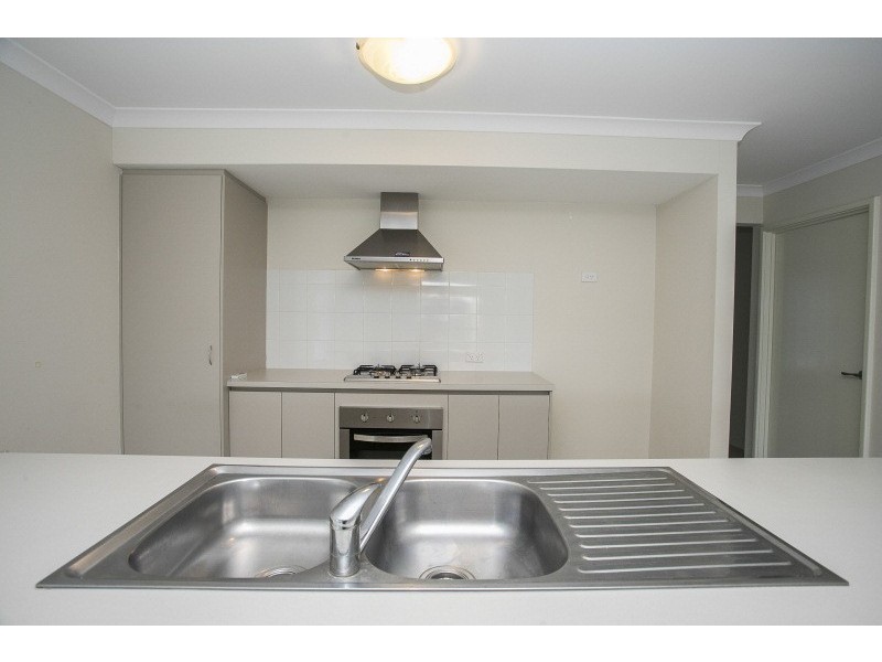 12 Summerville Boulevarde, Caversham WA 6055