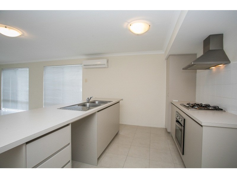 12 Summerville Boulevarde, Caversham WA 6055