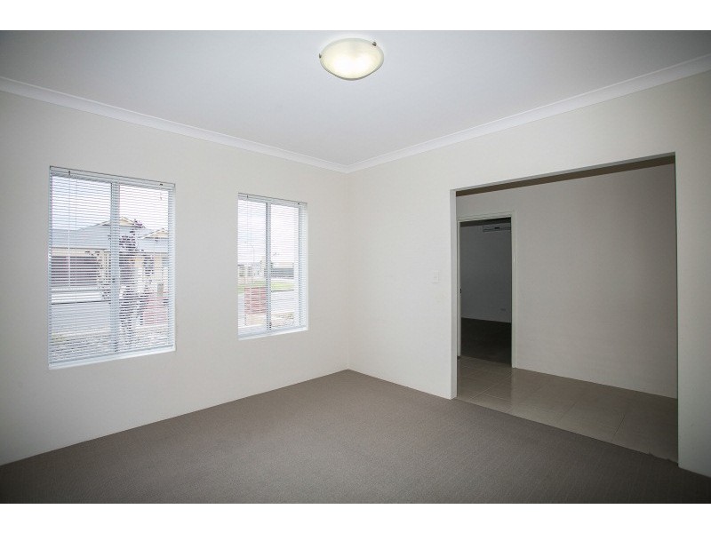 12 Summerville Boulevarde, Caversham WA 6055