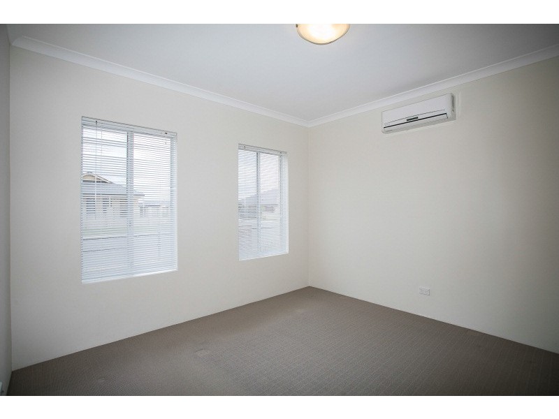12 Summerville Boulevarde, Caversham WA 6055