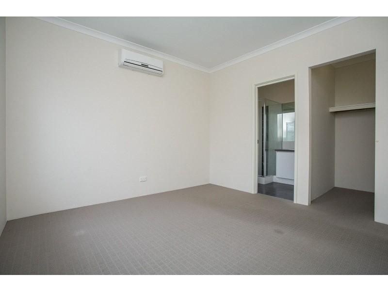 12 Summerville Boulevarde, Caversham WA 6055