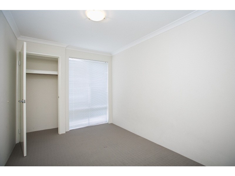 12 Summerville Boulevarde, Caversham WA 6055