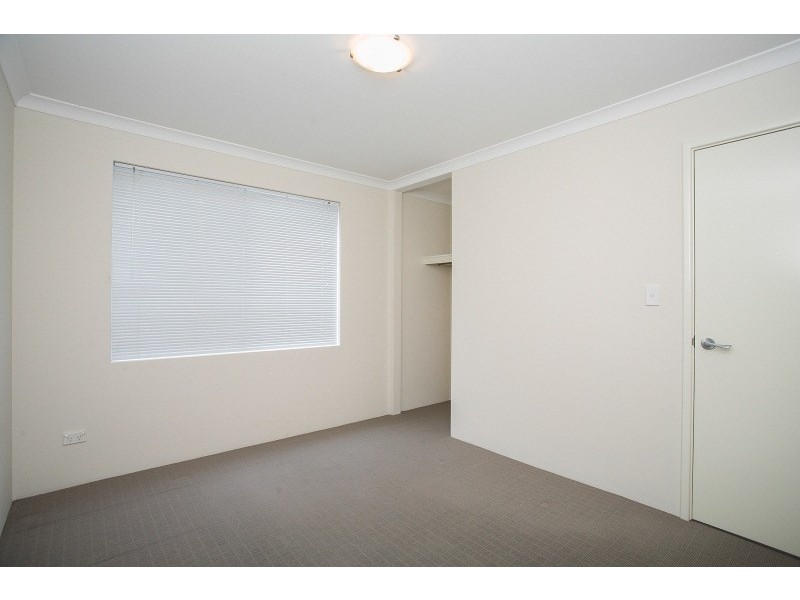 12 Summerville Boulevarde, Caversham WA 6055