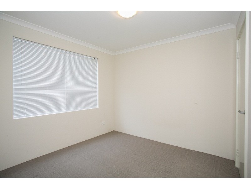 12 Summerville Boulevarde, Caversham WA 6055