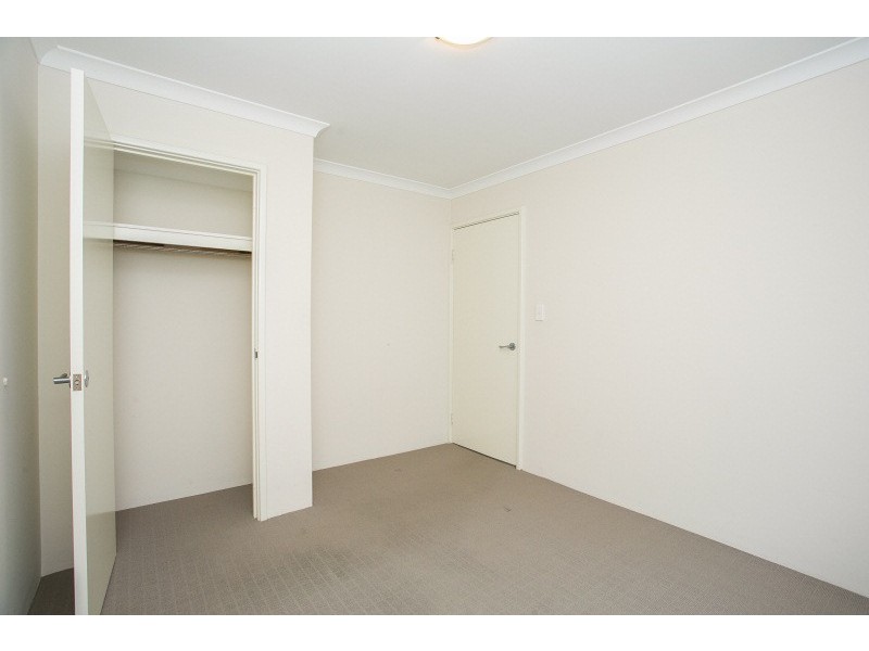 12 Summerville Boulevarde, Caversham WA 6055