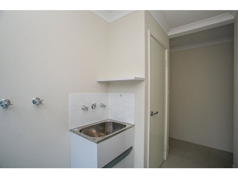 12 Summerville Boulevarde, Caversham WA 6055