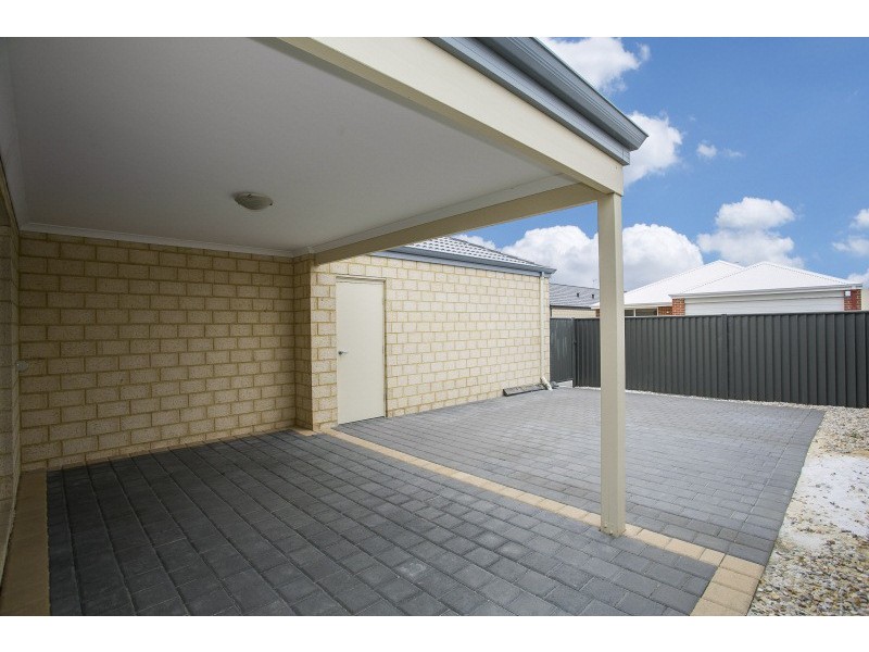 12 Summerville Boulevarde, Caversham WA 6055