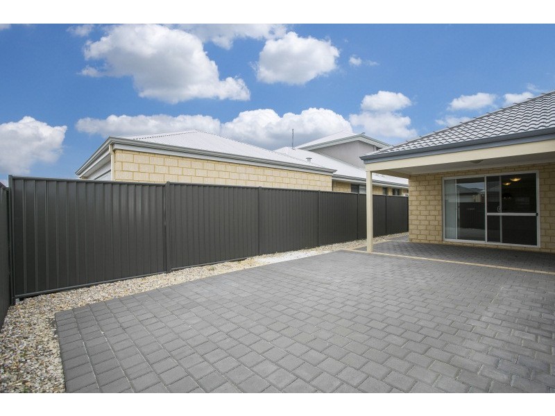 12 Summerville Boulevarde, Caversham WA 6055