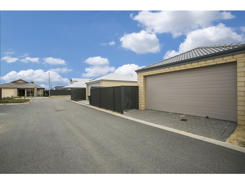 12 Summerville Boulevarde, Caversham WA 6055