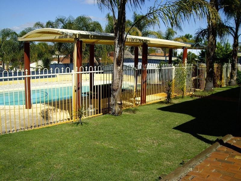 25 Rhine Crescent, Beechboro WA 6063