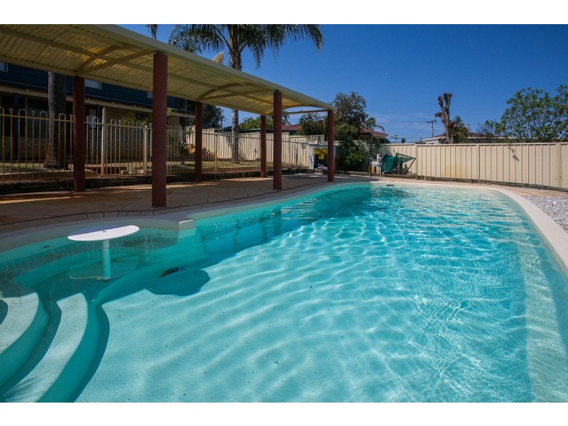 25 Rhine Crescent, Beechboro WA 6063