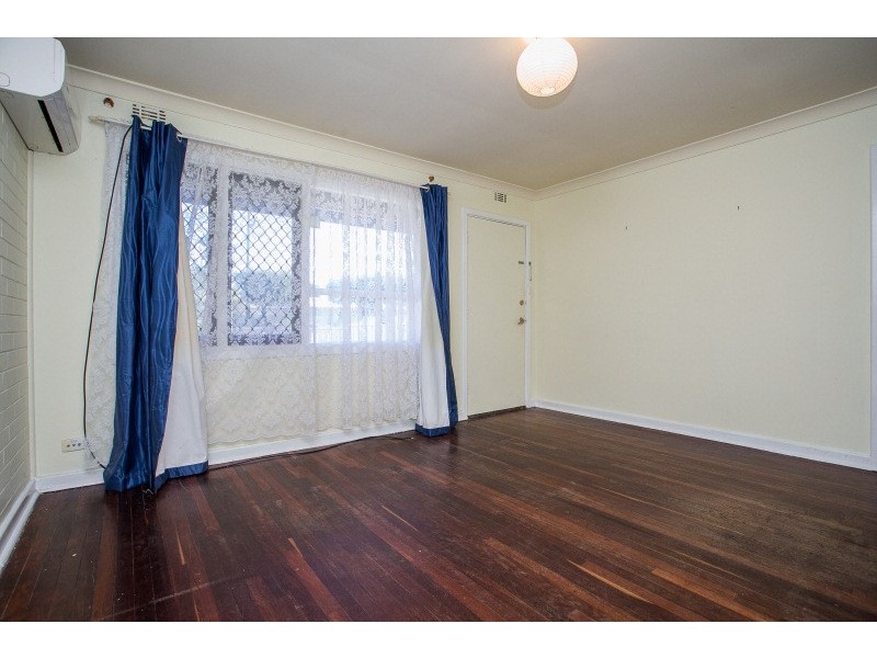 22 Diana Crescent, Lockridge WA 6054