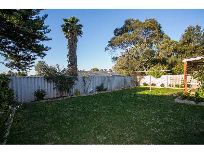 22 Diana Crescent, Lockridge WA 6054