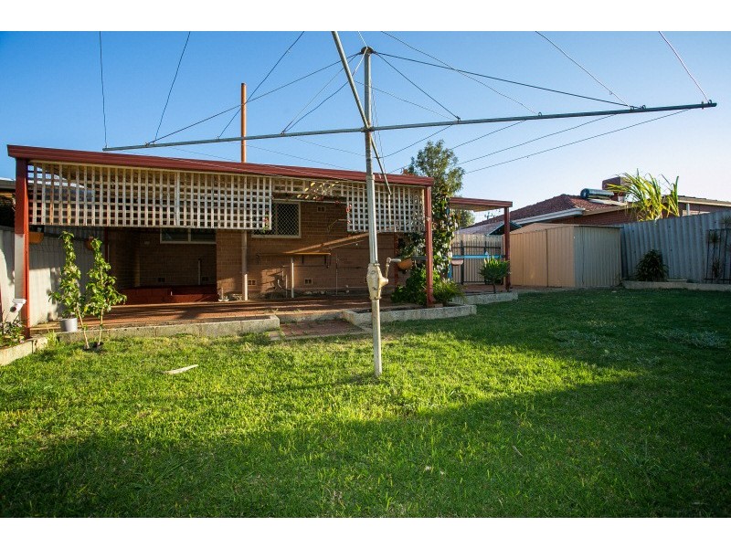 22 Diana Crescent, Lockridge WA 6054