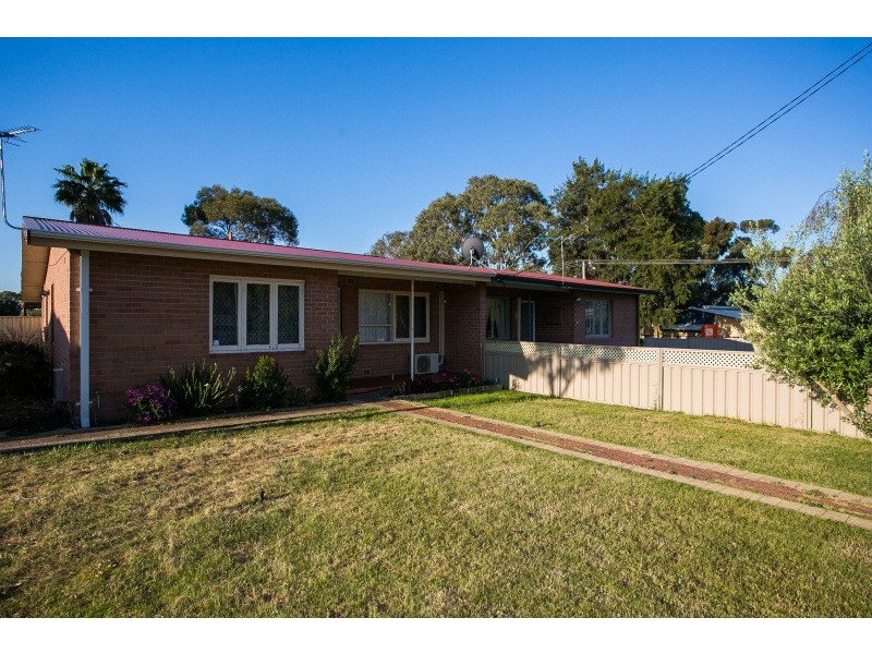 22 Diana Crescent, Lockridge WA 6054