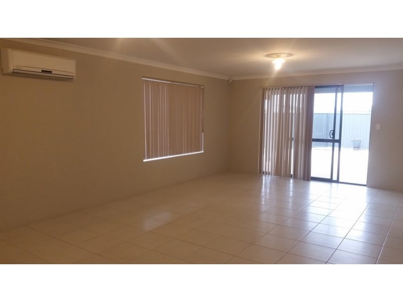 24 Summerville Boulevard, Caversham WA 6055