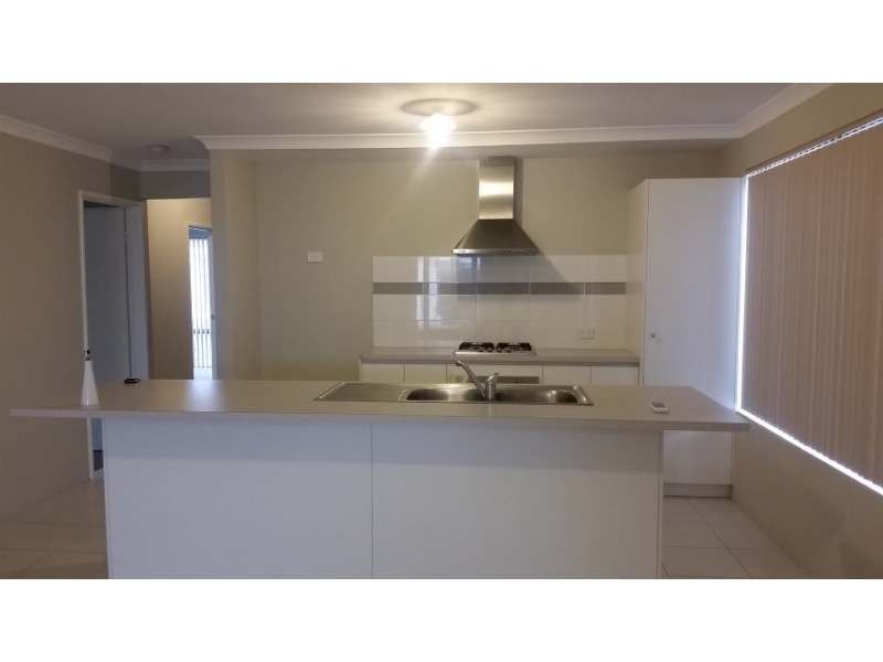 24 Summerville Boulevard, Caversham WA 6055