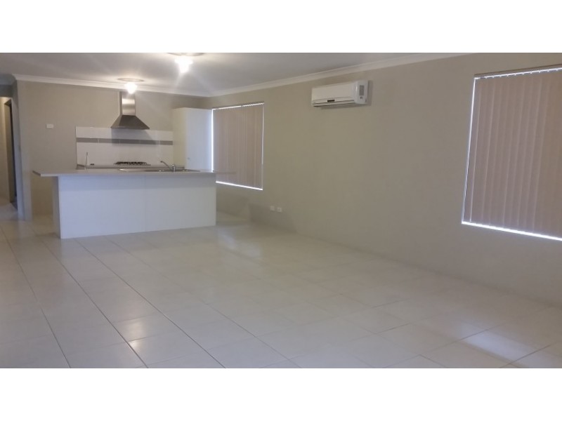 24 Summerville Boulevard, Caversham WA 6055