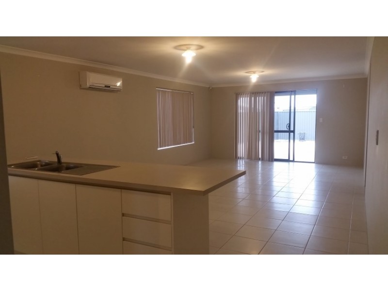 24 Summerville Boulevard, Caversham WA 6055