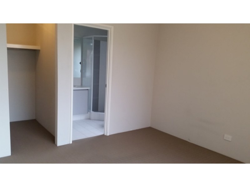 24 Summerville Boulevard, Caversham WA 6055