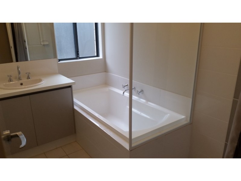 24 Summerville Boulevard, Caversham WA 6055