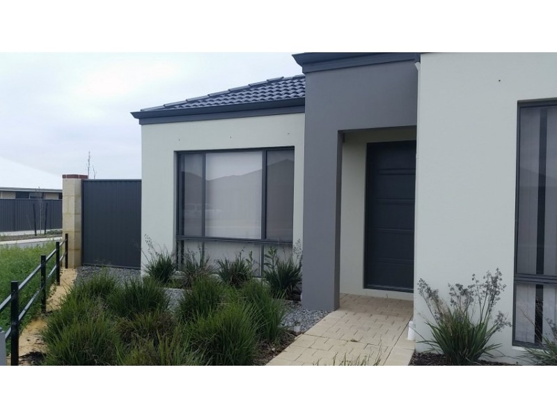 24 Summerville Boulevard, Caversham WA 6055