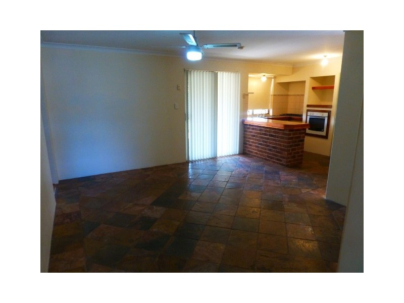 3 Redwood Court, Alexander Heights WA 6064